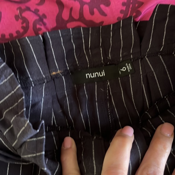 Size 6 Nunui short. Navy blue with white pin stripes - Picture 3 of 5
